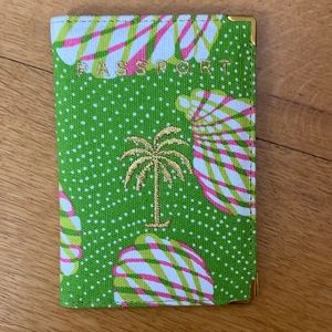 Nwt Lilly Pulitzer passport travel embroidery palm